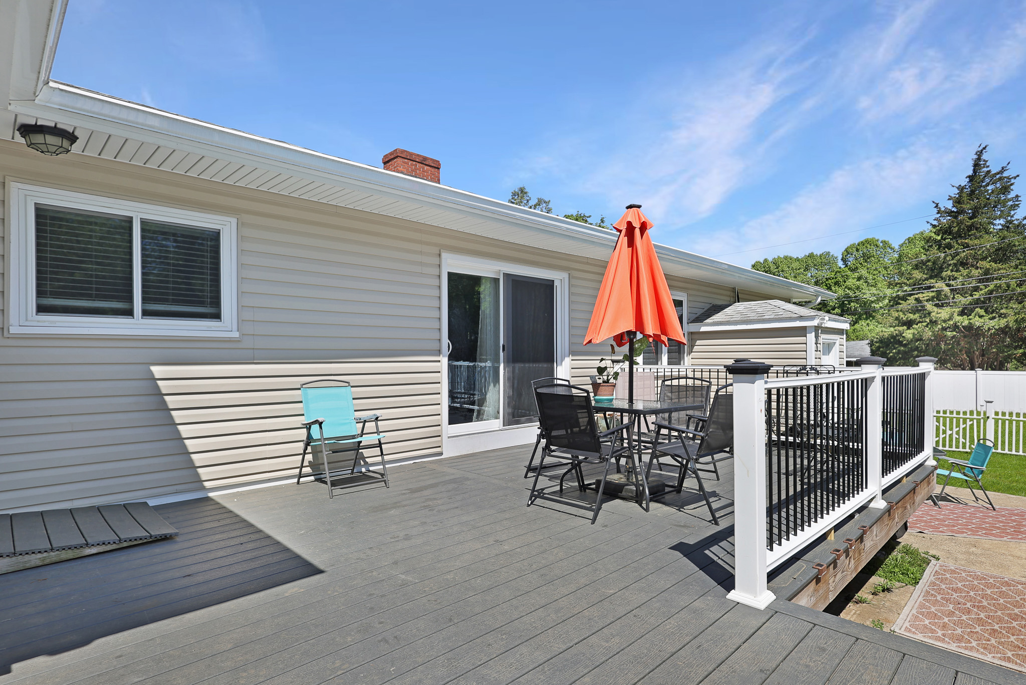 Haverhill, Massachusetts, 01830, United States, 3 Bedrooms Bedrooms, ,2 BathroomsBathrooms,Residential,For Sale,2048999