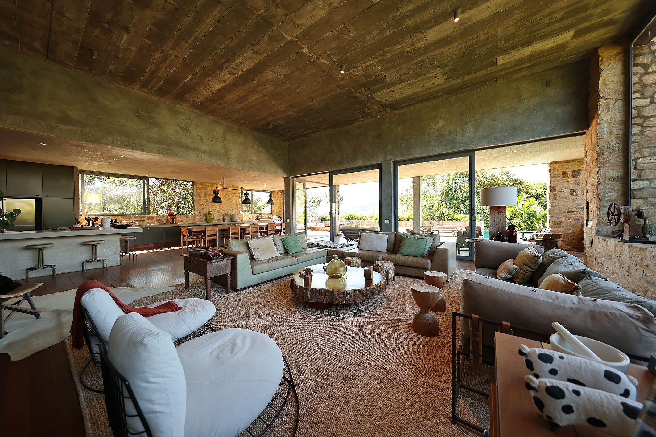  Contemporary estate immersed in nature with panoramic lake views - 物件實景