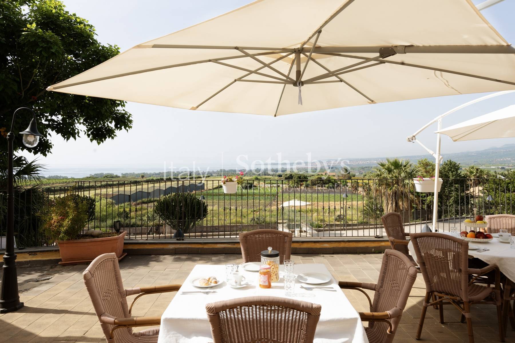  Prestigious property nestled between Mount Etna and the sea - 物件實景