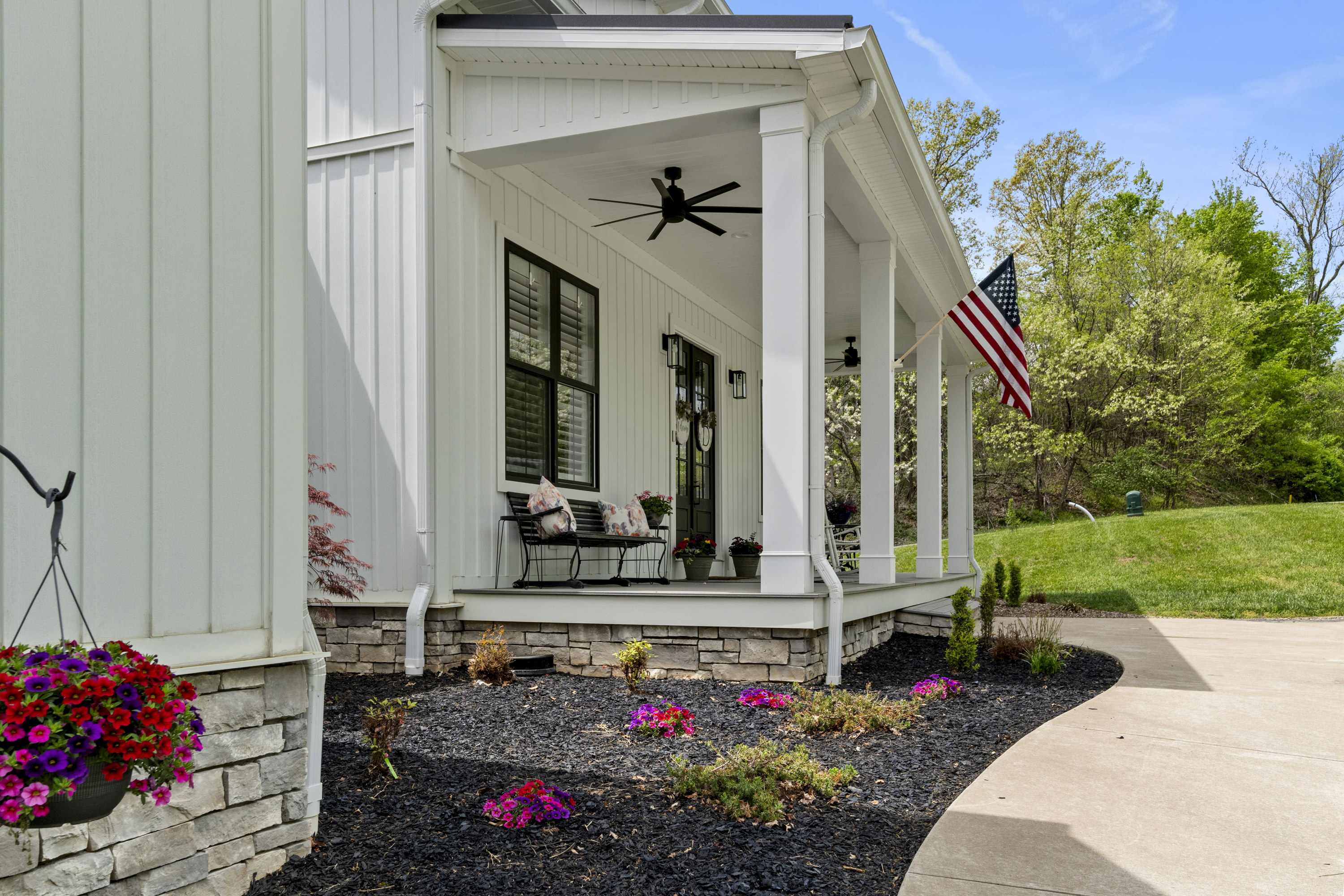 Huntington, West Virginia, 25701, United States, 6 Bedrooms Bedrooms, ,6 BathroomsBathrooms,Residential,For Sale,1977823