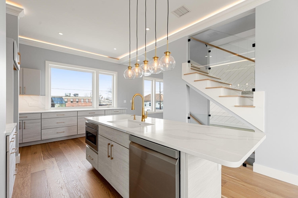Waltham, Massachusetts, 02453, United States, 8 Bedrooms Bedrooms, ,8 BathroomsBathrooms,Residential,For Sale,1912602