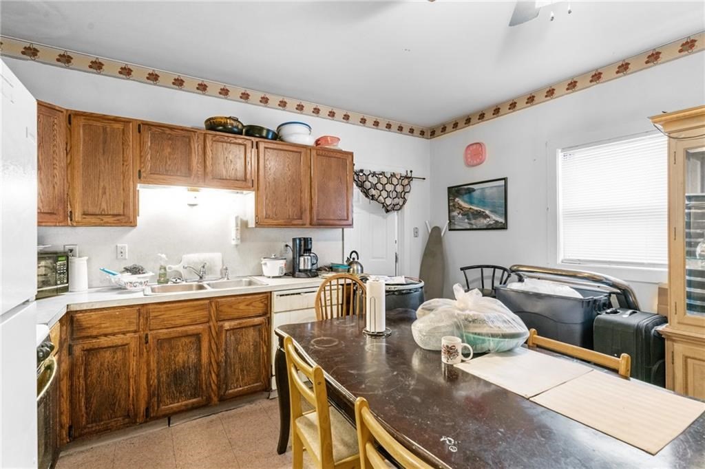 Woonsocket, Rhode Island, 02895, United States, 11 Bedrooms Bedrooms, ,4 BathroomsBathrooms,Residential,For Sale,1882232
