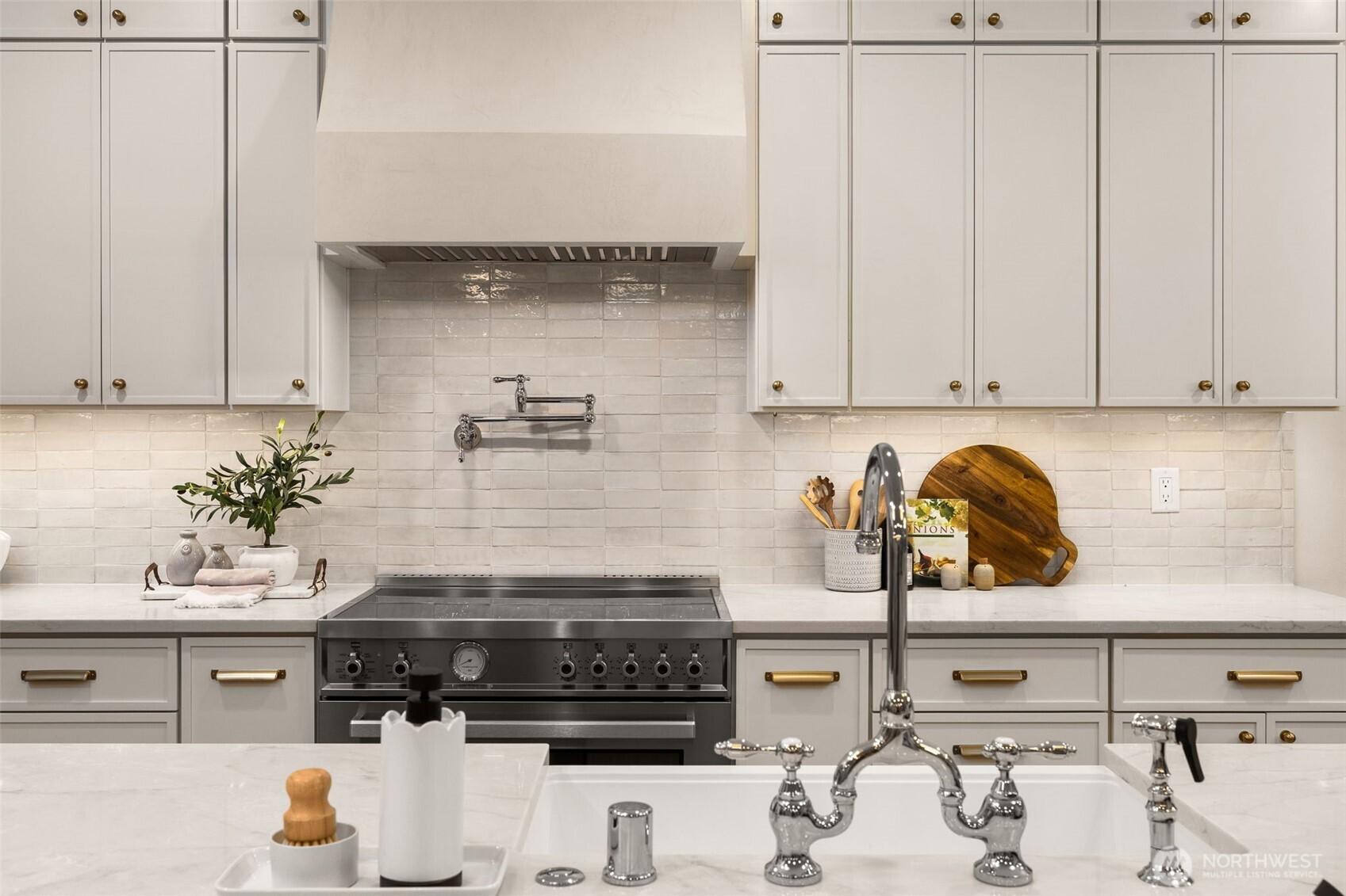 BELLEVUE, Washington, 98006, United States, 4 Bedrooms Bedrooms, ,3 BathroomsBathrooms,Residential,For Sale,1999866