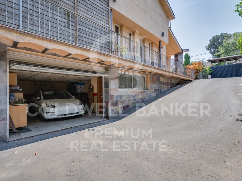 Cerdanyola del Vallès, Catalonia, ES, 4 Bedrooms Bedrooms, ,4 BathroomsBathrooms,Residential,For Sale,1613649