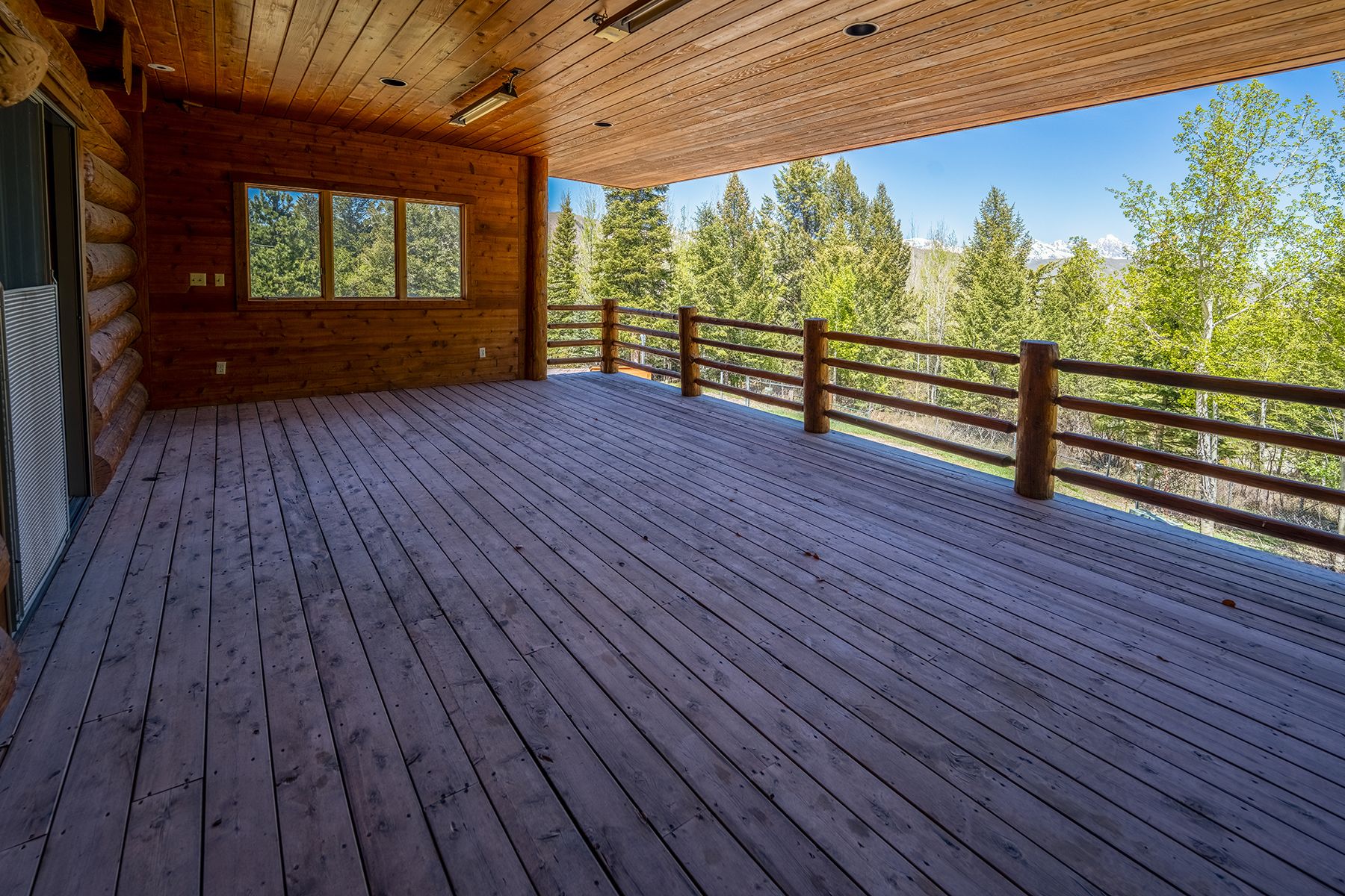  Keats Grove Log Home - 物件實景