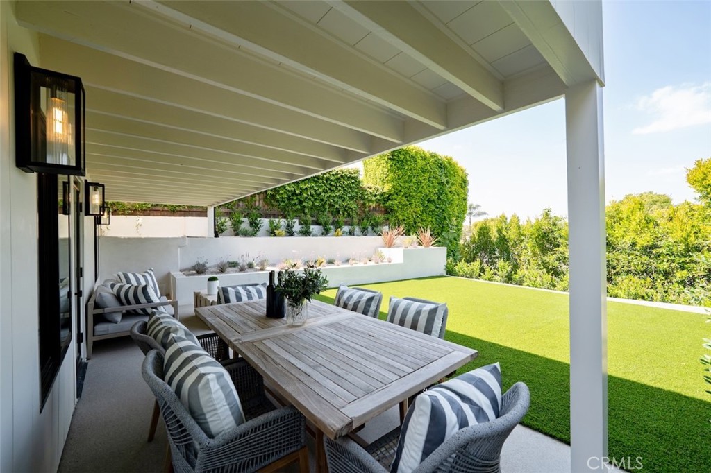 Sherman Oaks, California, 91423, United States, 4 Bedrooms Bedrooms, ,6 BathroomsBathrooms,Residential,For Sale,1960498