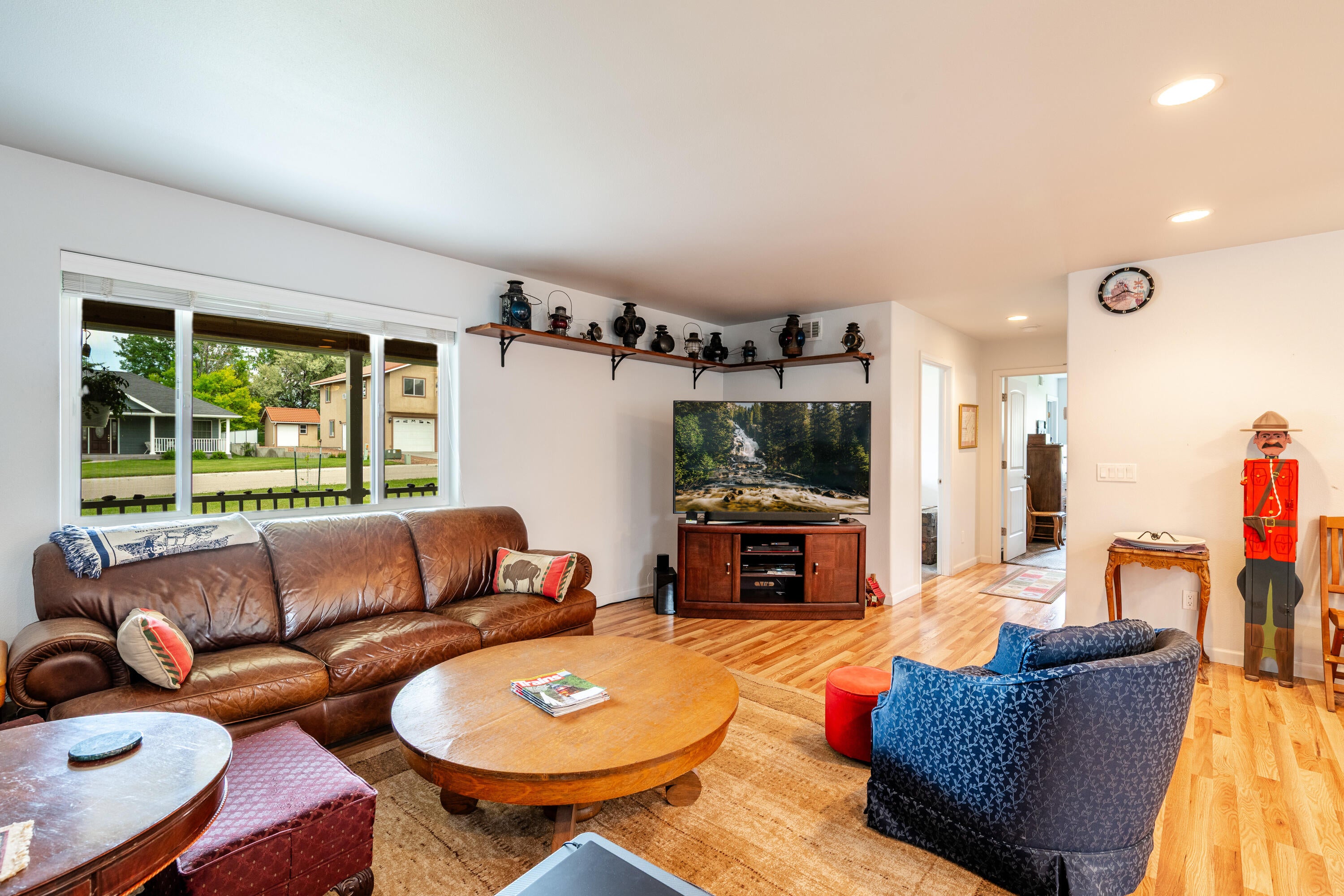 Dayton, Wyoming, 82836, United States, 3 Bedrooms Bedrooms, ,4 BathroomsBathrooms,Residential,For Sale,2015288