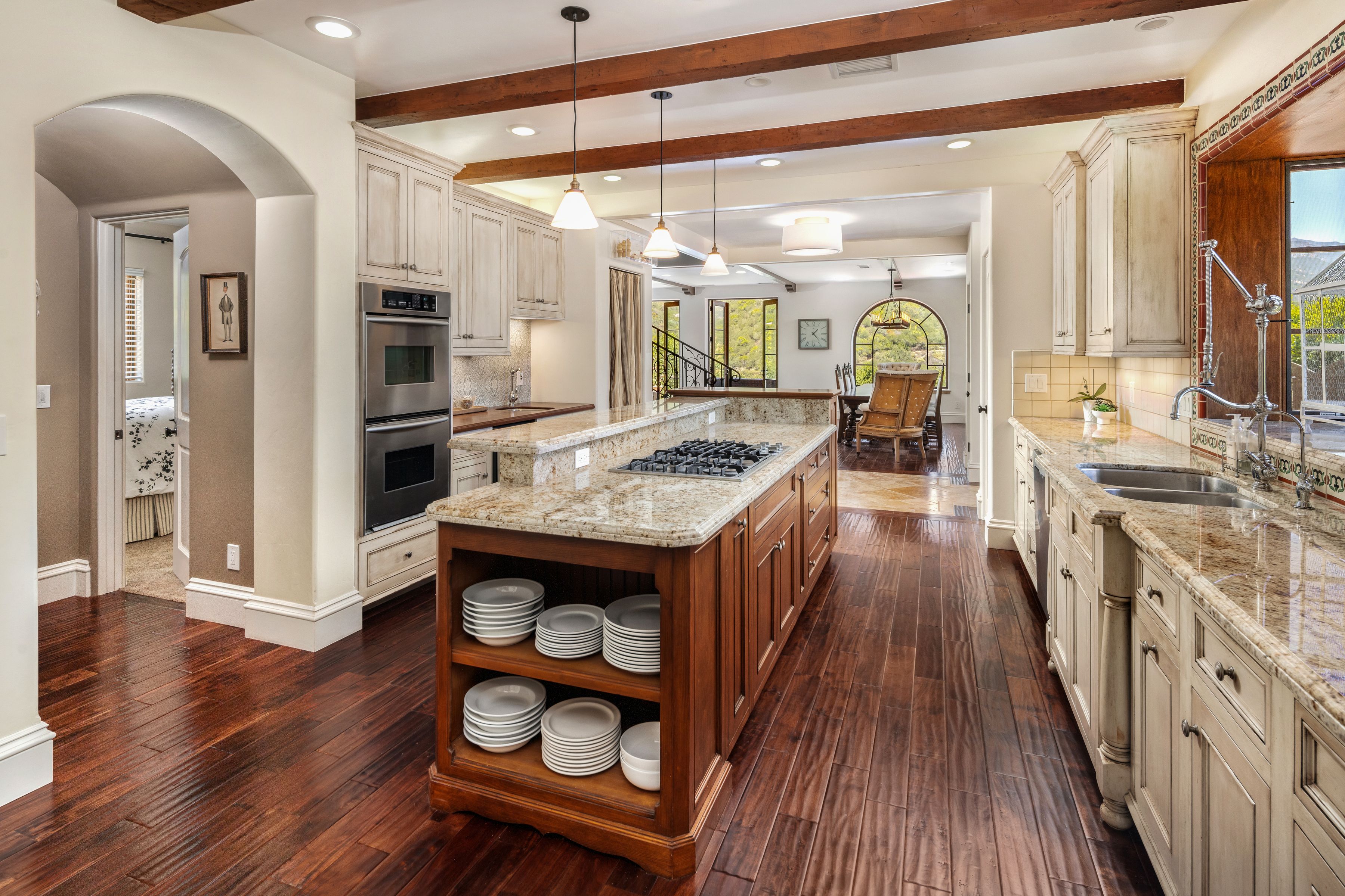  Classic Santa Barbara Home - 物件實景