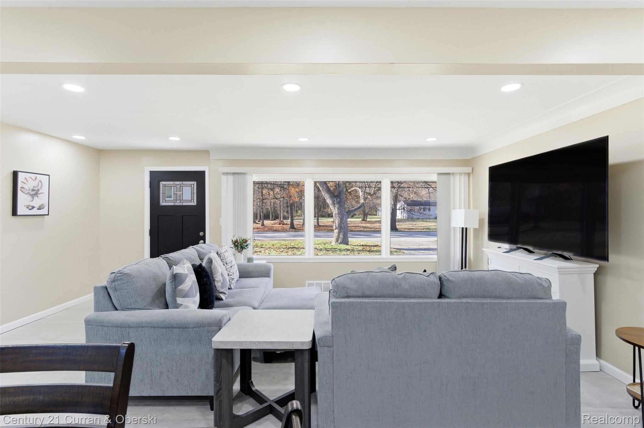 Brownstown Charter Township, Michigan, 48174, United States, 3 Bedrooms Bedrooms, ,2 BathroomsBathrooms,Residential,For Sale,1996649