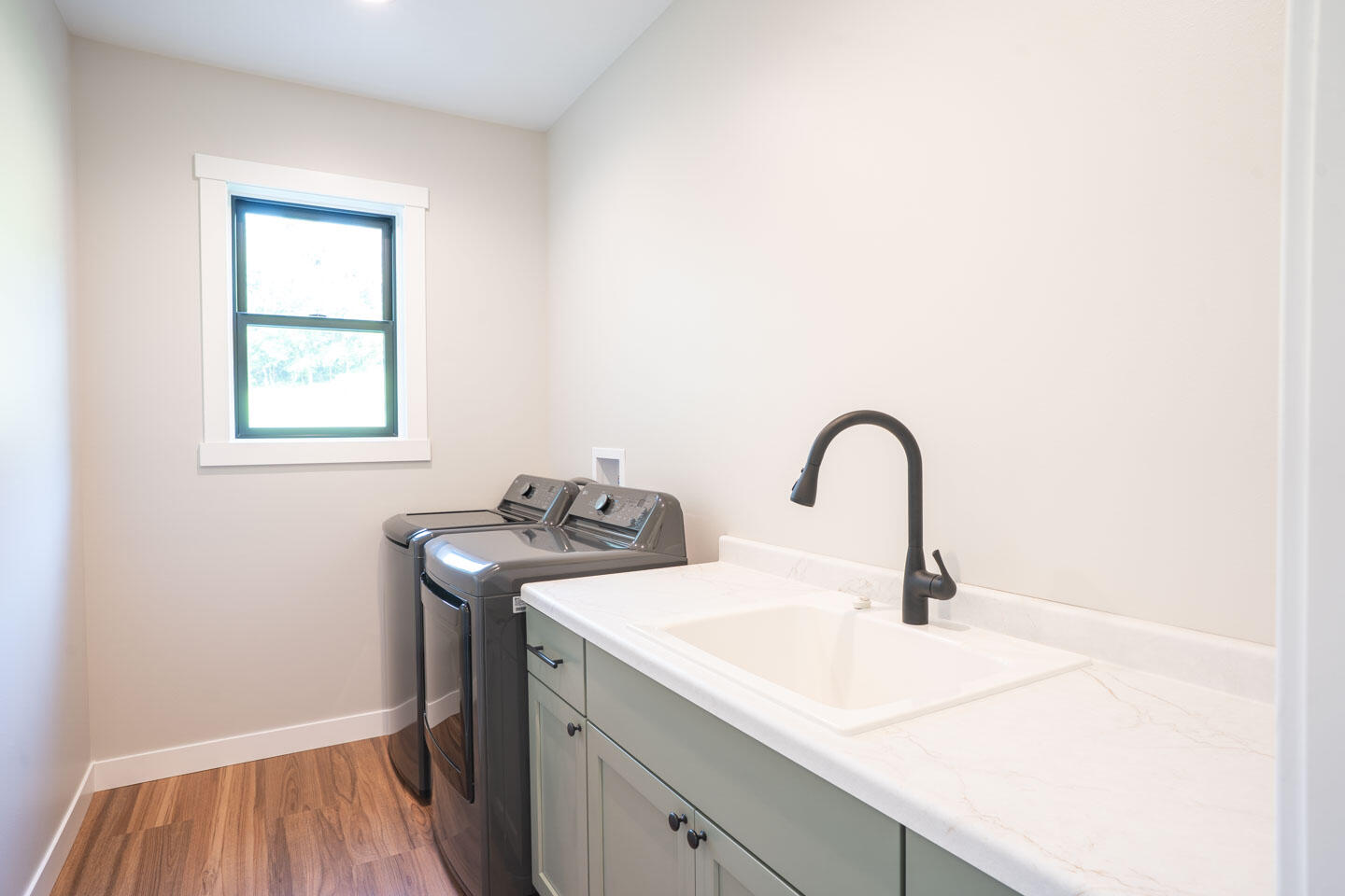 Holmen, Wisconsin, 54636, United States, 5 Bedrooms Bedrooms, ,3 BathroomsBathrooms,Residential,For Sale,1986316