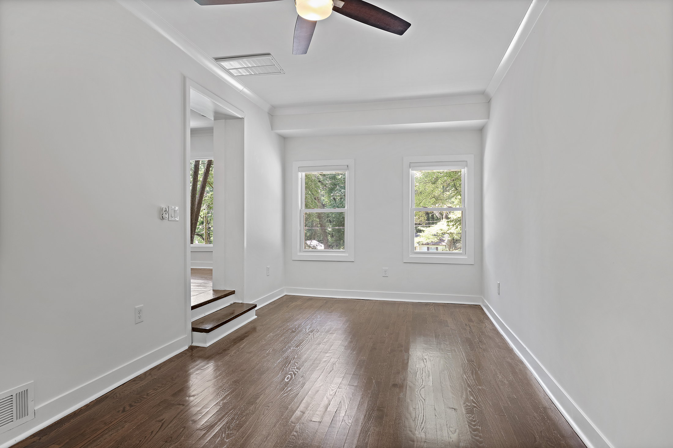  Charming Updated Ranch Home in Sought-after Clairmont Terrace Neighborhood - 物件實景