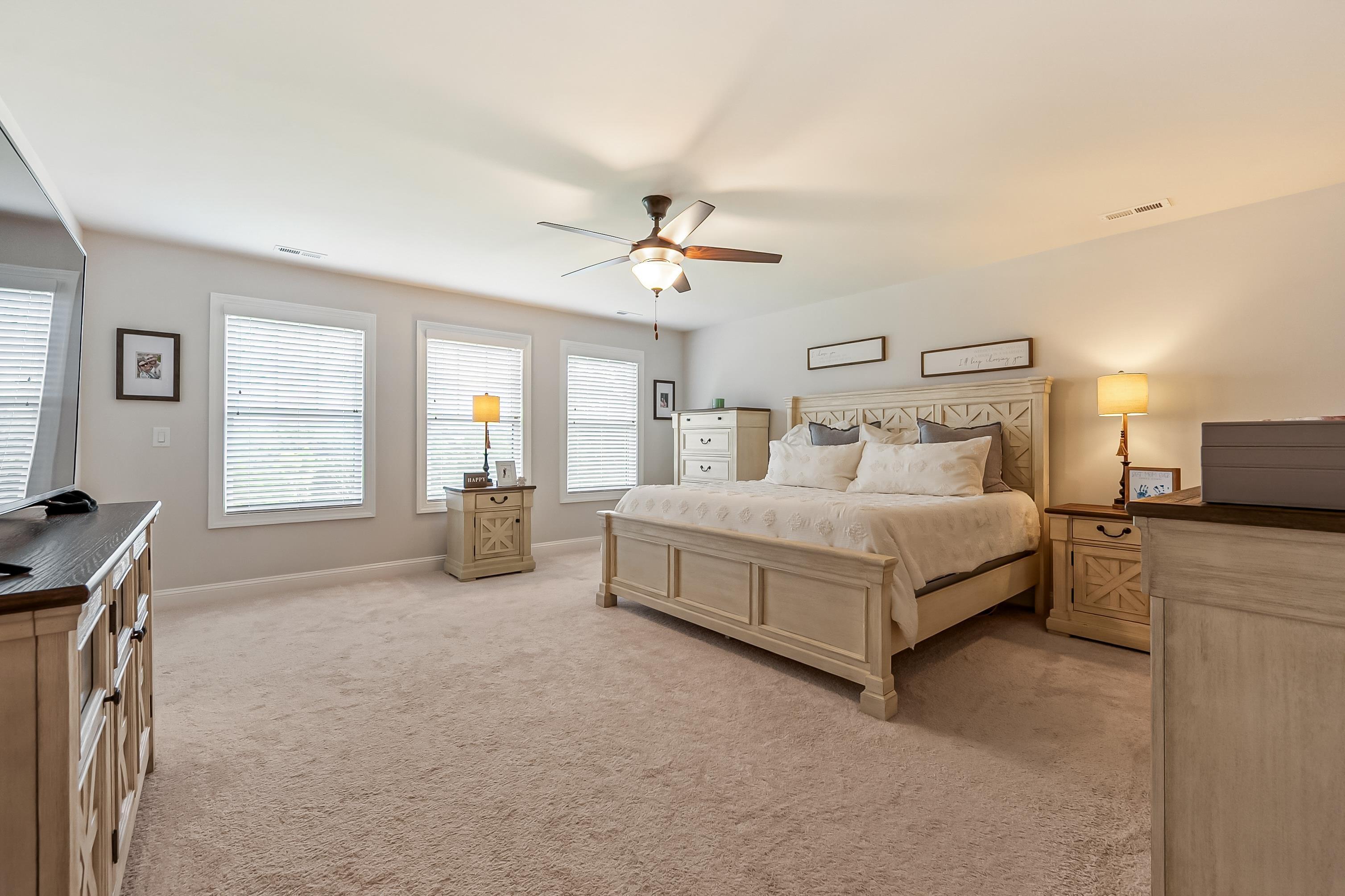 Christiansburg, Virginia, 24073, United States, 4 Bedrooms Bedrooms, ,5 BathroomsBathrooms,Residential,For Sale,1903895