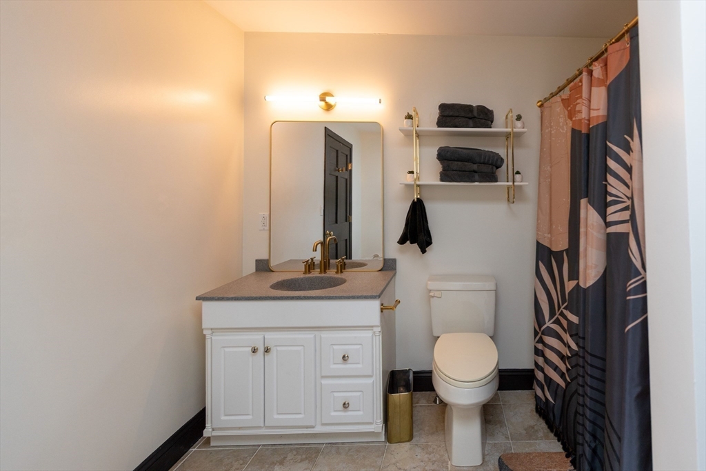 Hardwick, Massachusetts, 01037, United States, 5 Bedrooms Bedrooms, ,5 BathroomsBathrooms,Residential,For Sale,1904254