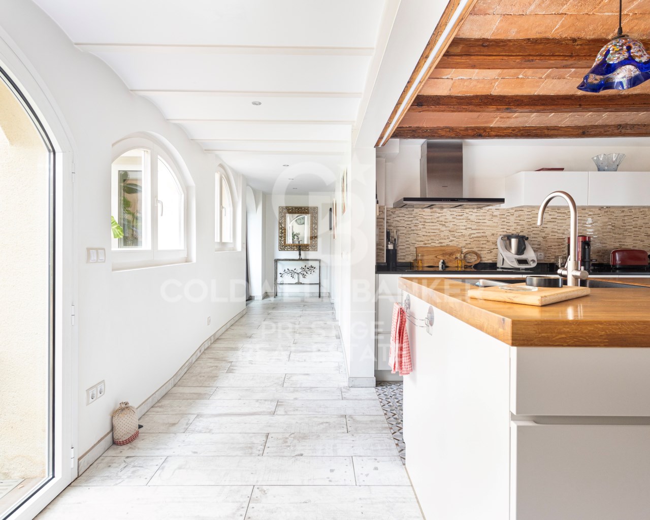 Barcelona, Catalonia, ES, 4 Bedrooms Bedrooms, ,3 BathroomsBathrooms,Residential,For Sale,1795299
