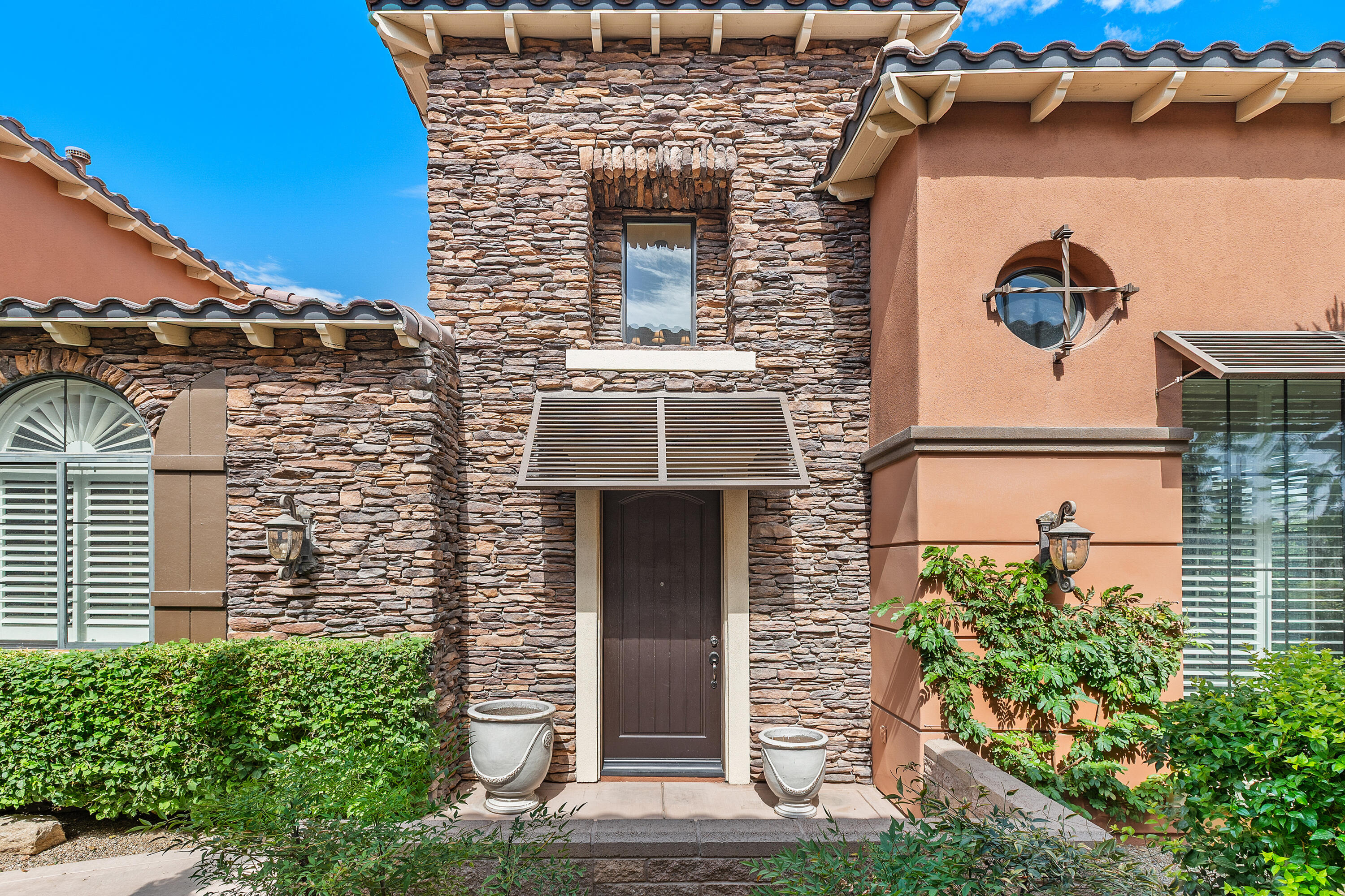 Palm Desert, California, 92260, United States, 2 Bedrooms Bedrooms, ,2 BathroomsBathrooms,Residential,For Sale,1891148