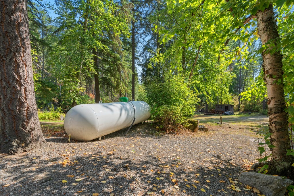 Bonners Ferry, Idaho, 83805, United States, 3 Bedrooms Bedrooms, ,4 BathroomsBathrooms,Residential,For Sale,1984473