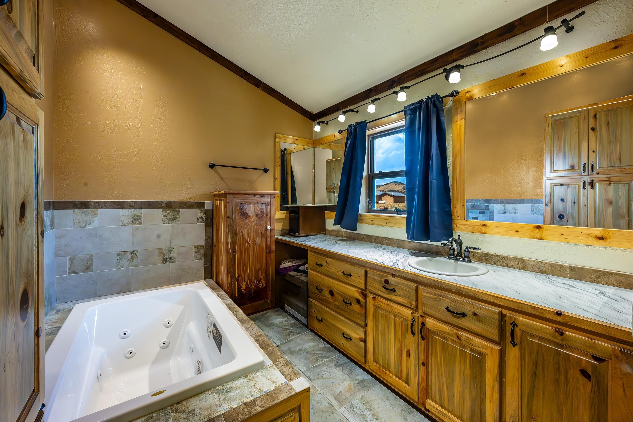 Eagle Nest, New Mexico, 87718, United States, 2 Bedrooms Bedrooms, ,2 BathroomsBathrooms,Residential,For Sale,1819476