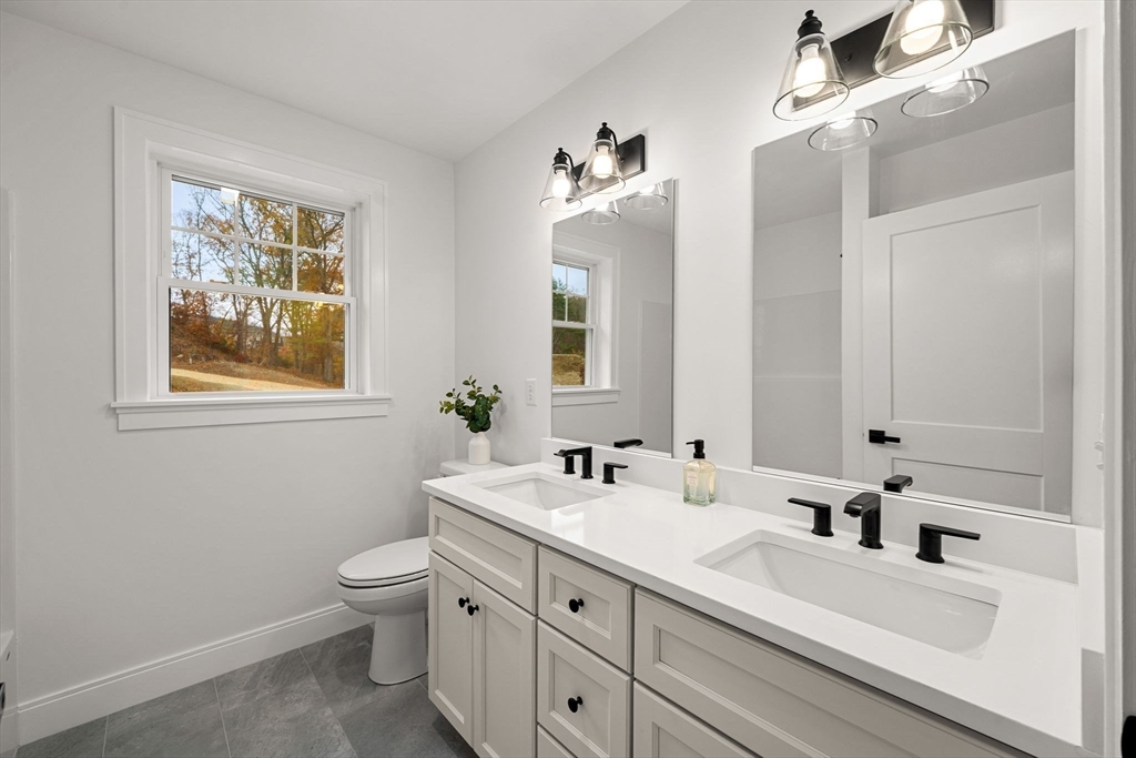 Haverhill, Massachusetts, 01830, United States, 4 Bedrooms Bedrooms, ,4 BathroomsBathrooms,Residential,For Sale,1993462