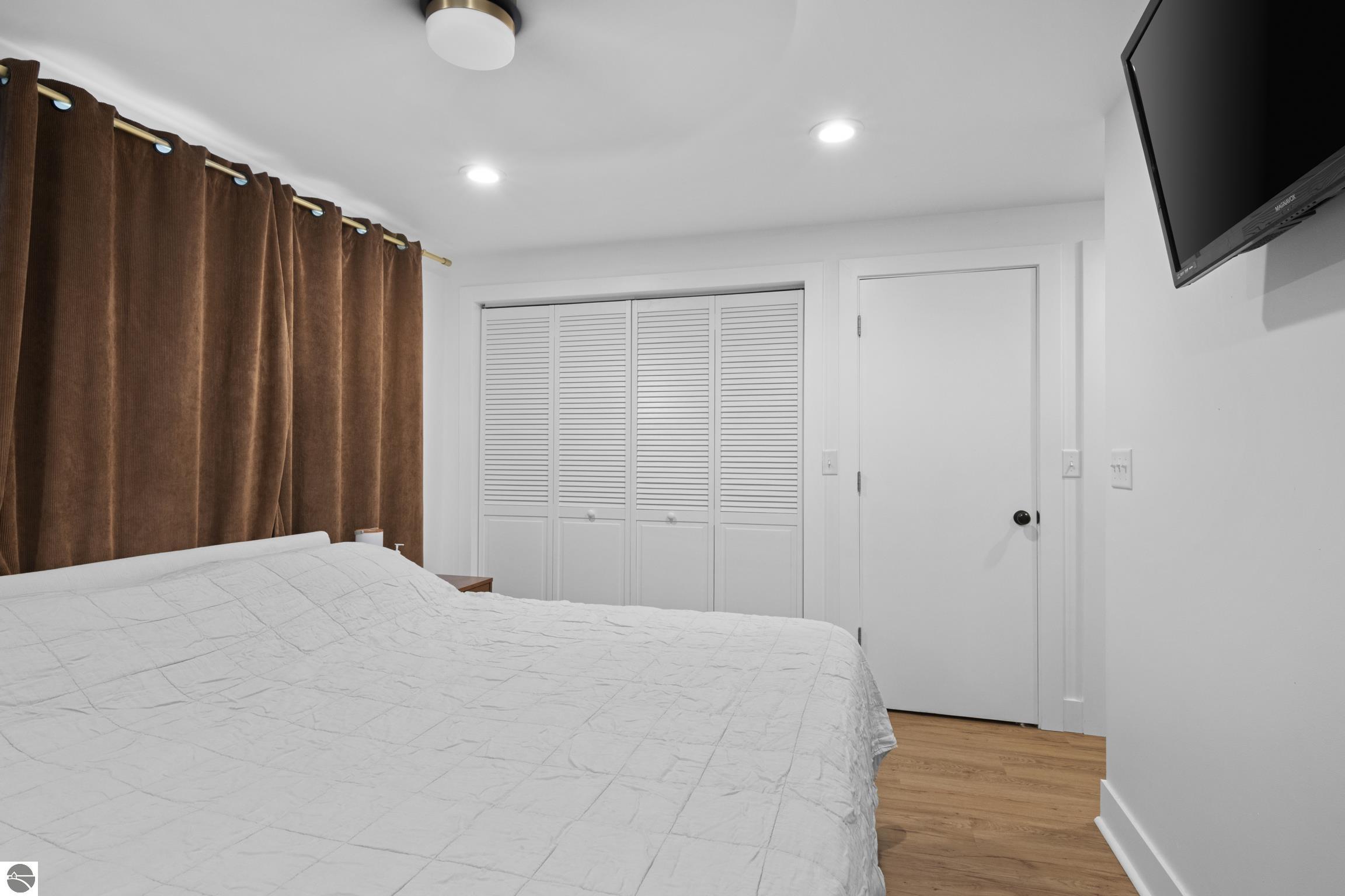 Traverse City, Michigan, 49684, United States, 2 Bedrooms Bedrooms, ,3 BathroomsBathrooms,Residential,For Sale,1915981