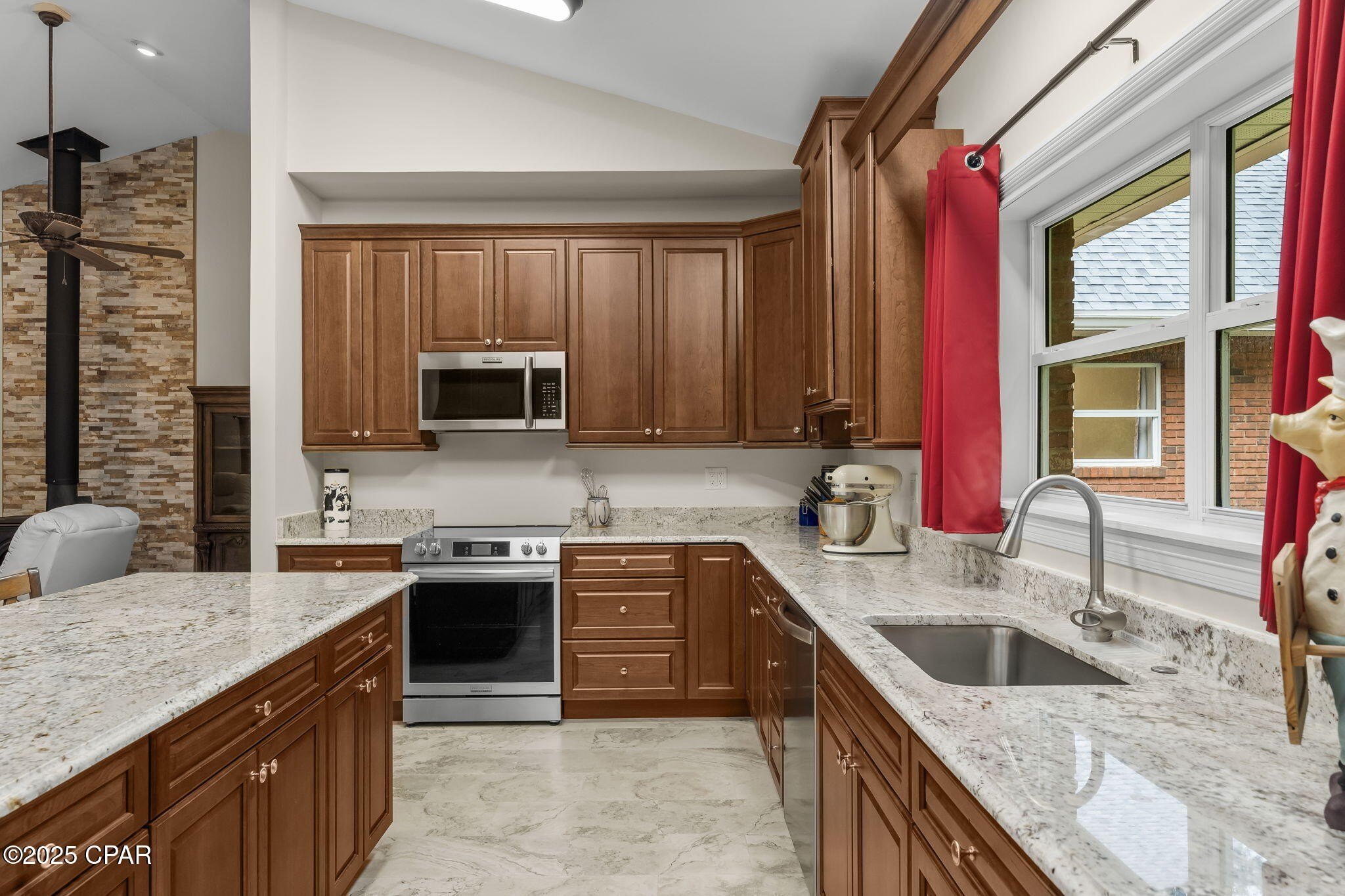 Youngstown, Florida, 32466, United States, 6 Bedrooms Bedrooms, ,6 BathroomsBathrooms,Residential,For Sale,1983496