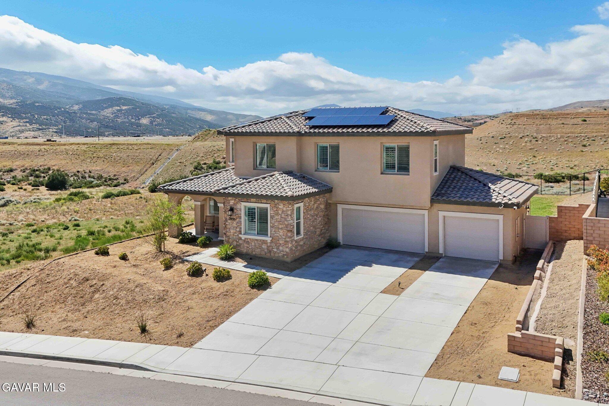 Palmdale, California, 93551, United States, 4 Bedrooms Bedrooms, ,4 BathroomsBathrooms,Residential,For Sale,2033193