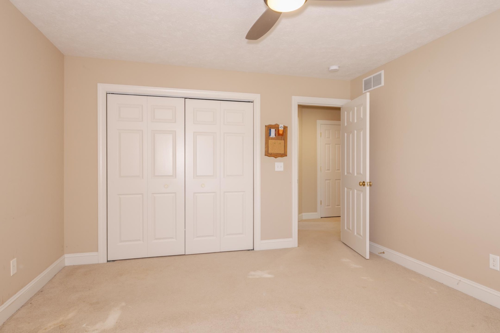 Bloomington, Illinois, 61704, United States, 4 Bedrooms Bedrooms, ,4 BathroomsBathrooms,Residential,For Sale,1957101