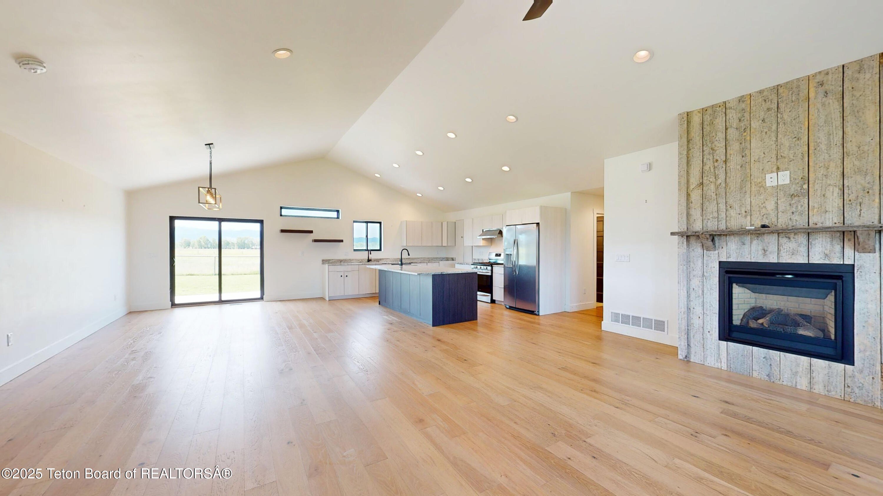 Victor, Idaho, 83455, United States, 3 Bedrooms Bedrooms, ,2 BathroomsBathrooms,Residential,For Sale,1982100