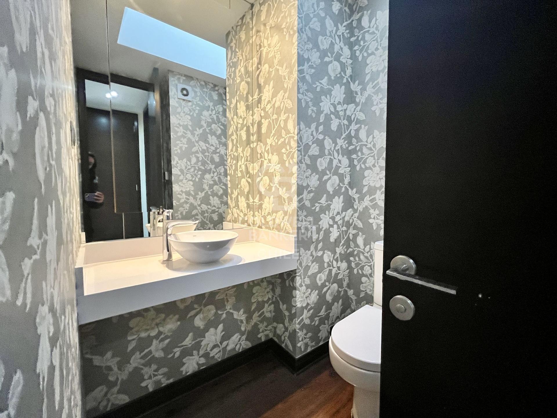 Vitacura, Chile, 3 Bedrooms Bedrooms, ,4 BathroomsBathrooms,Residential,For Sale,1849971