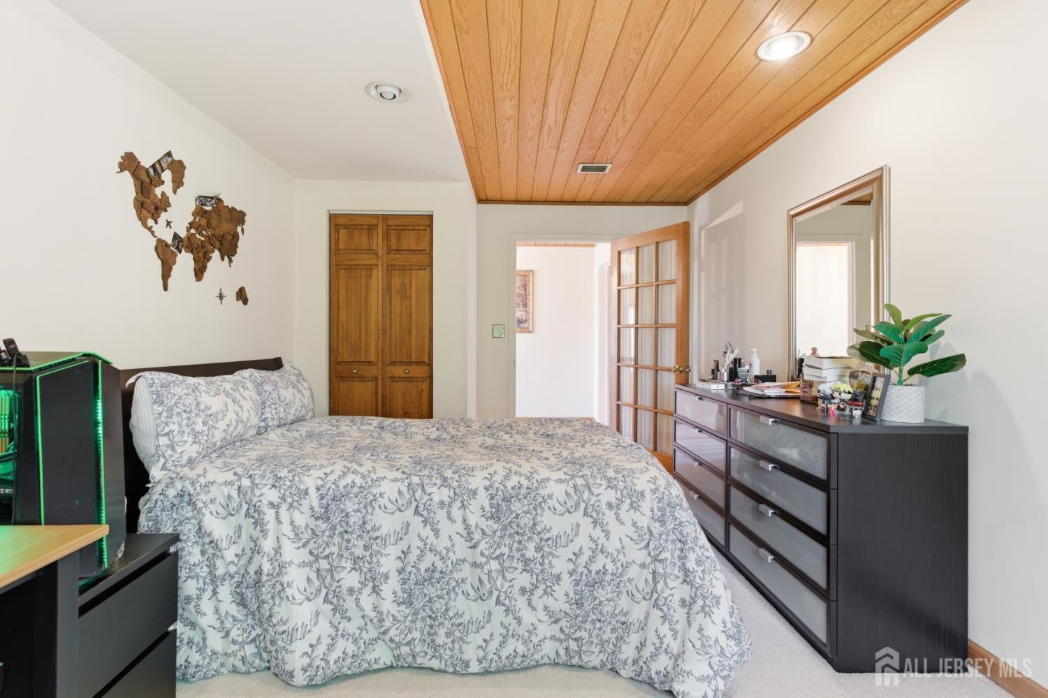 South Amboy, New Jersey, 08879, United States, 3 Bedrooms Bedrooms, ,3 BathroomsBathrooms,Residential,For Sale,2049117