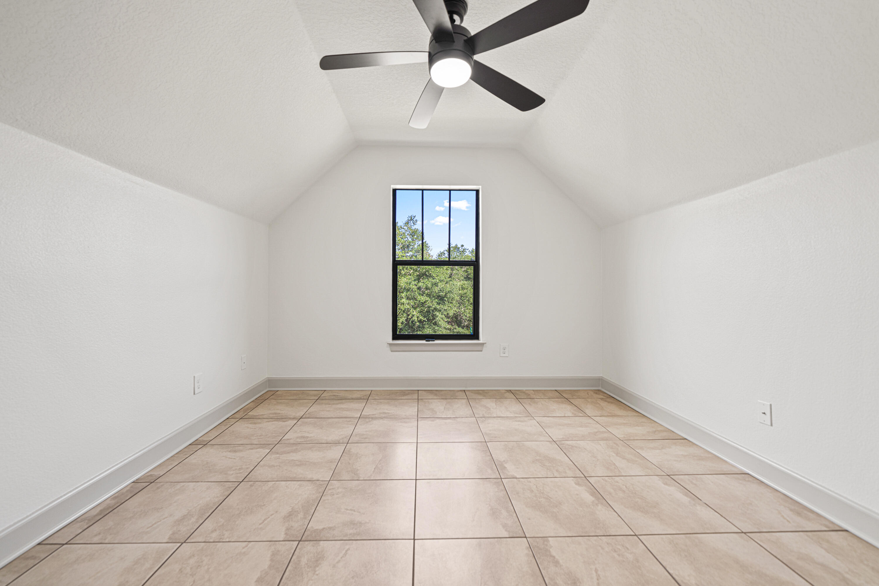 Crestview, Florida, 32536, United States, 5 Bedrooms Bedrooms, ,5 BathroomsBathrooms,Residential,For Sale,1906296