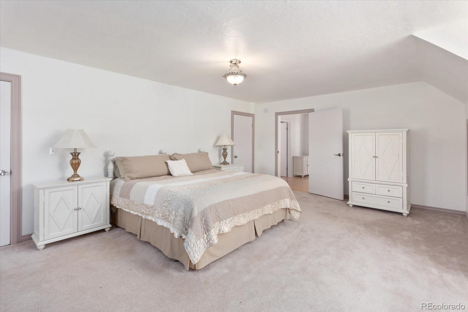 Howard, Colorado, 81233, United States, 4 Bedrooms Bedrooms, ,1 BathroomBathrooms,Residential,For Sale,1979398