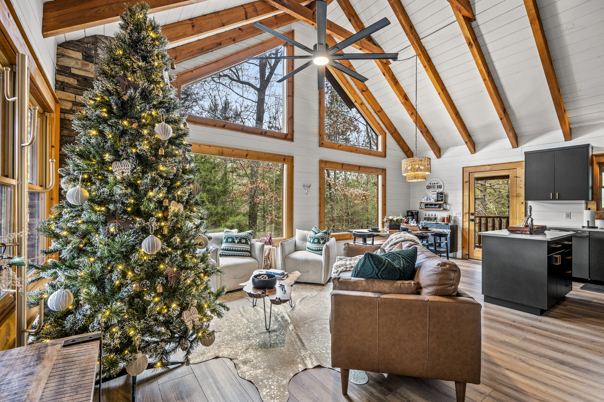 Sevierville, Tennessee, 37862, United States, 3 Bedrooms Bedrooms, ,2 BathroomsBathrooms,Residential,For Sale,1930187