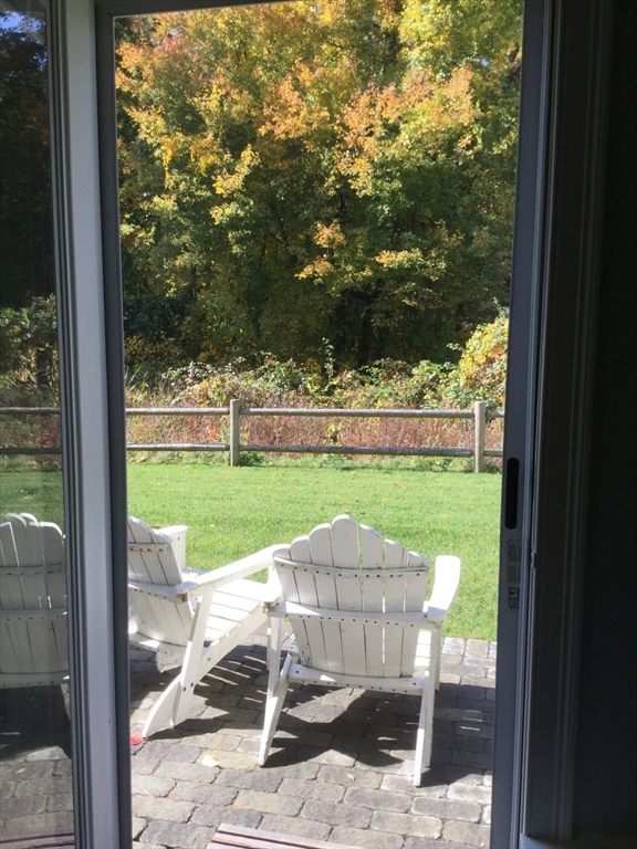Holliston, Massachusetts, 01746, United States, 2 Bedrooms Bedrooms, ,3 BathroomsBathrooms,Residential,For Sale,1940343