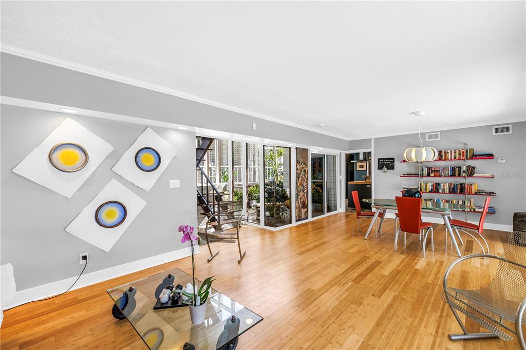 St Petersburg, Florida, 33704, United States, 4 Bedrooms Bedrooms, ,4 BathroomsBathrooms,Residential,For Sale,1991901