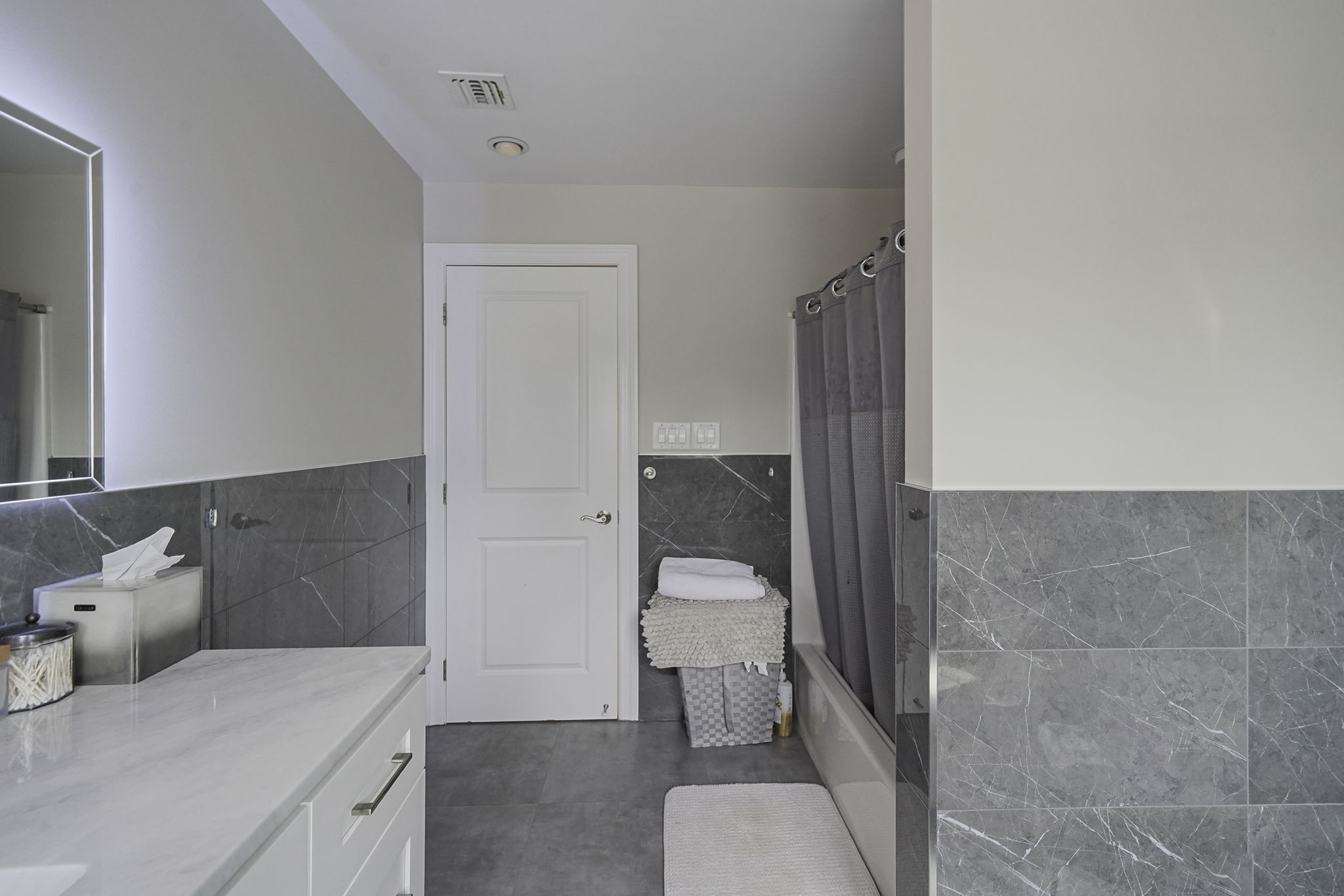 Cedarhurst, New York, 11516, United States, 5 Bedrooms Bedrooms, ,5 BathroomsBathrooms,Residential,For Sale,1851144