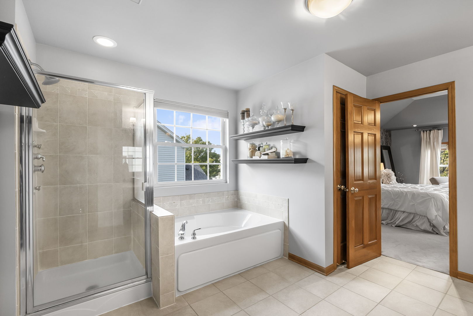 Antioch, Illinois, 60002, United States, 4 Bedrooms Bedrooms, ,4 BathroomsBathrooms,Residential,For Sale,1988029