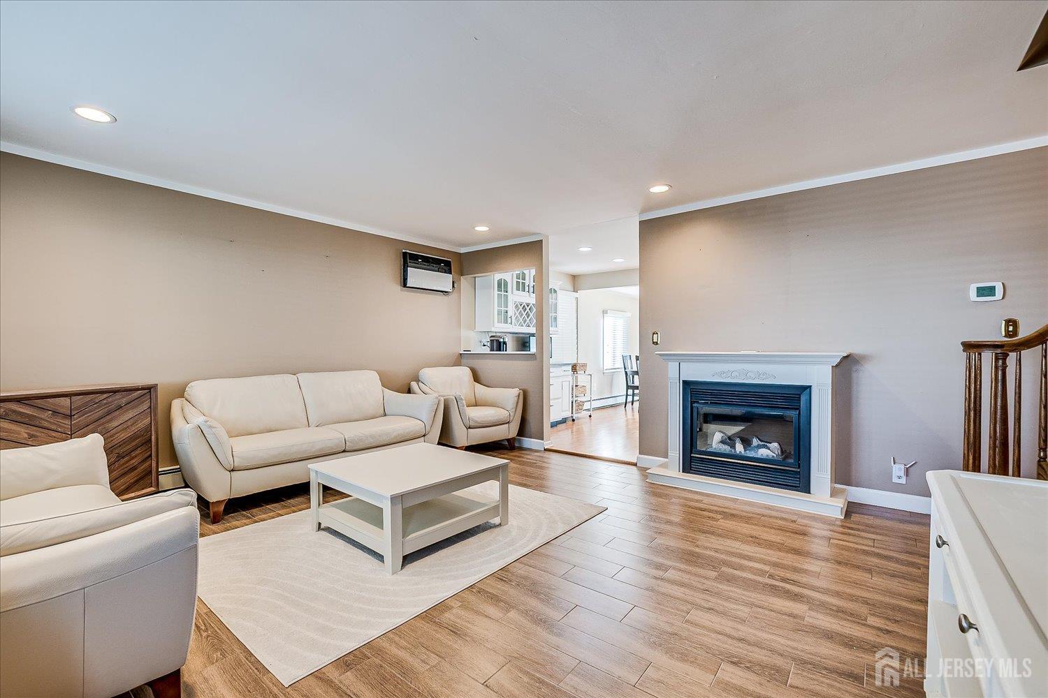 Carteret, New Jersey, 07008, United States, 4 Bedrooms Bedrooms, ,2 BathroomsBathrooms,Residential,For Sale,1981641