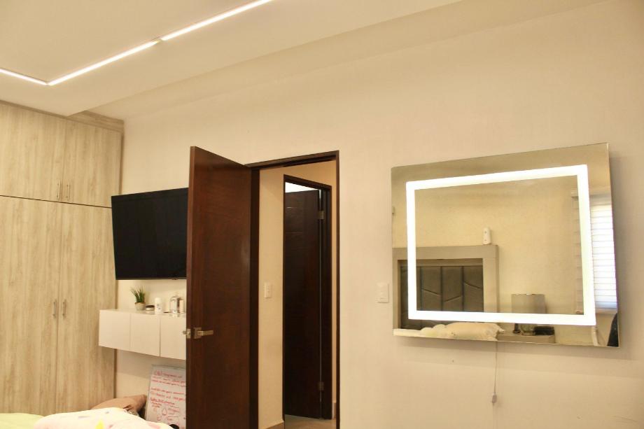 Monterrey, Nuevo León, 64700, Mexico, 4 Bedrooms Bedrooms, ,5 BathroomsBathrooms,Residential,For Sale,1848352