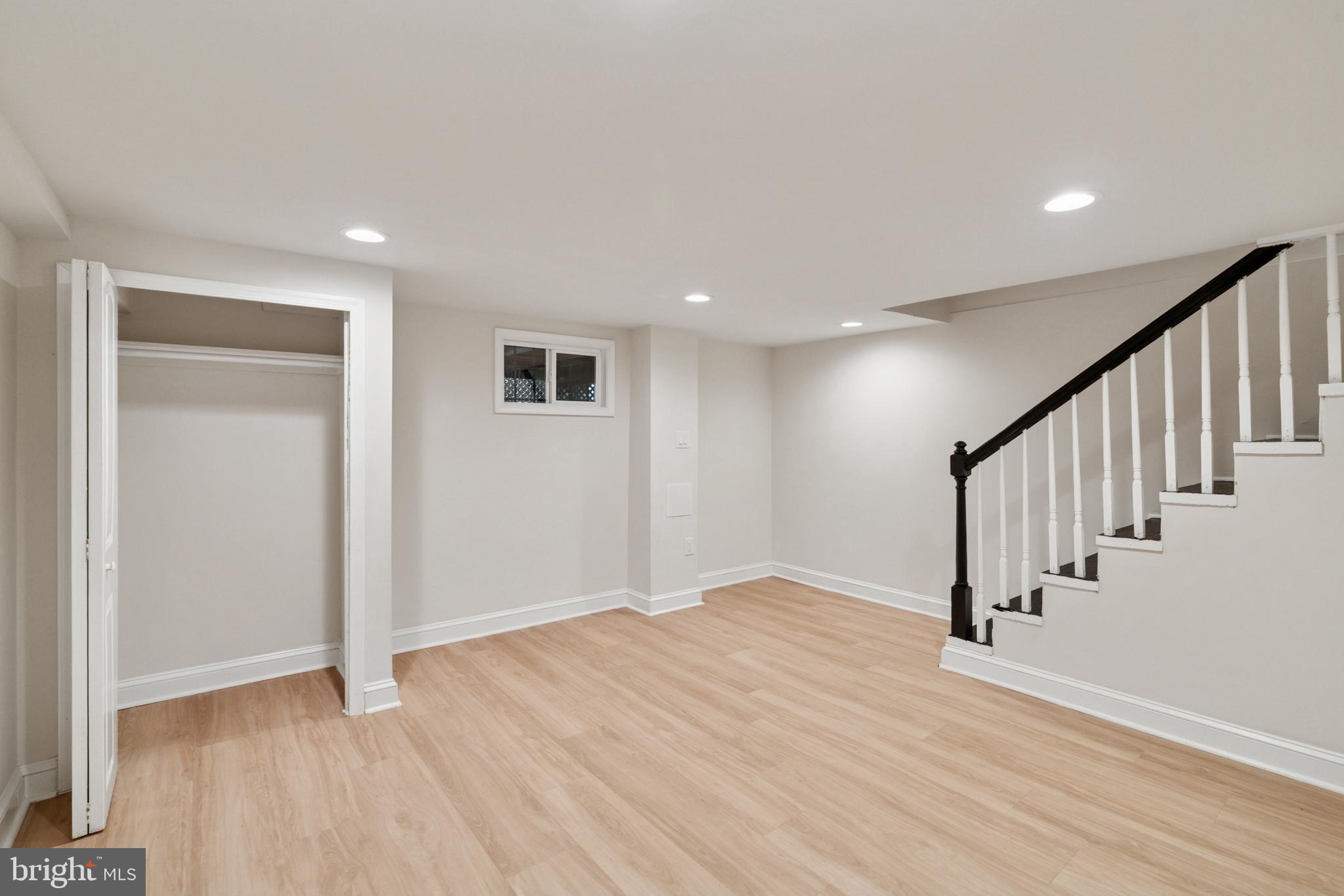 Alexandria, Virginia, 22305, United States, 2 Bedrooms Bedrooms, ,2 BathroomsBathrooms,Residential,For Sale,1944673