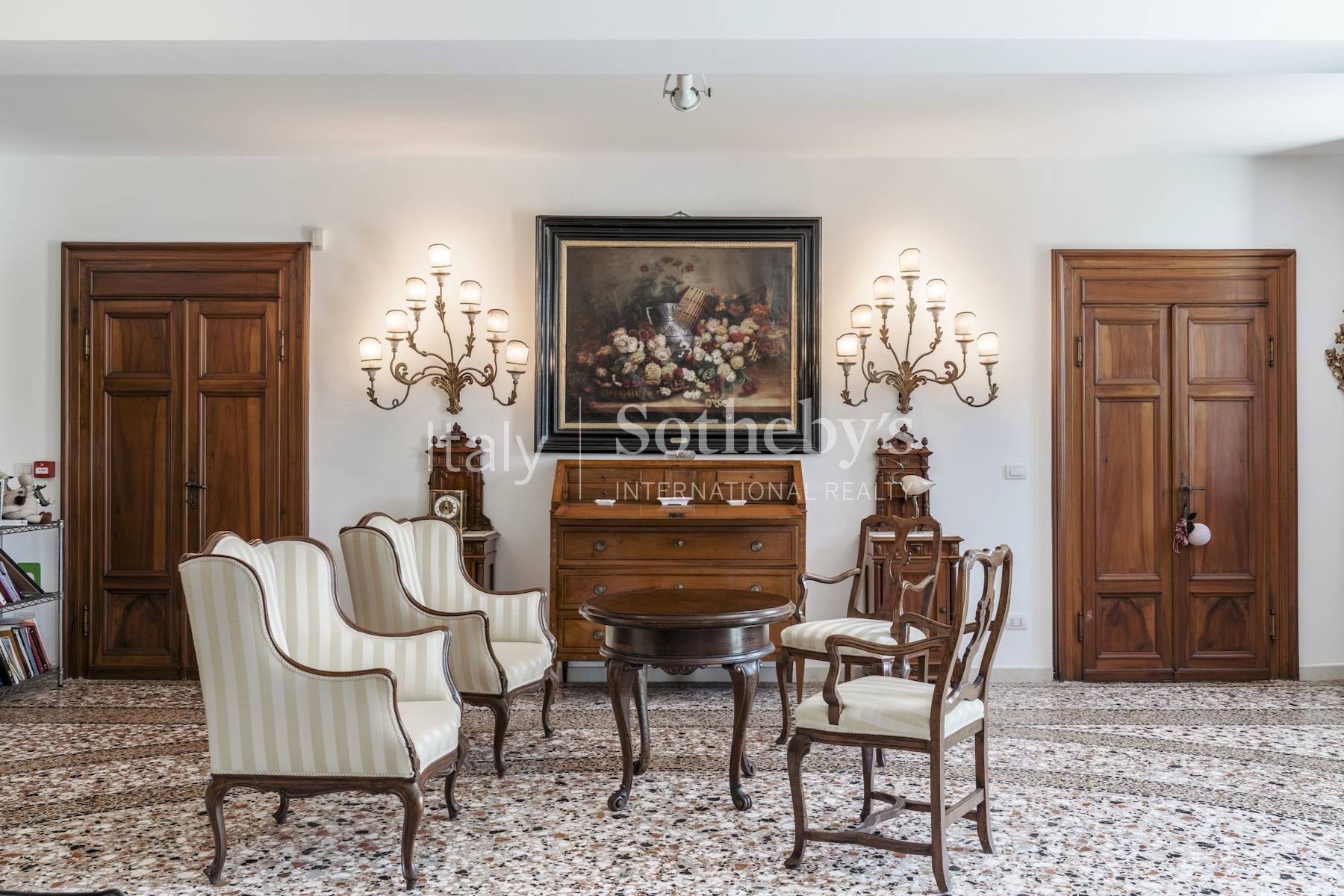  Renovated neoclassical villa with outbuildings, park and swimming pool - 物件實景