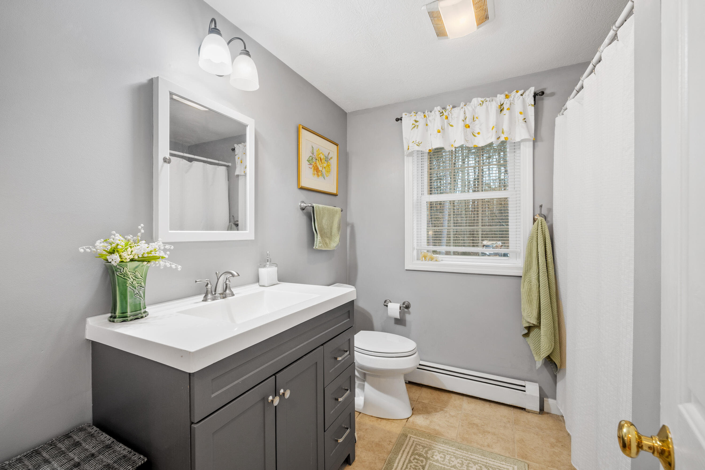 Saco, Maine, 04072, United States, 4 Bedrooms Bedrooms, ,2 BathroomsBathrooms,Residential,For Sale,1991501