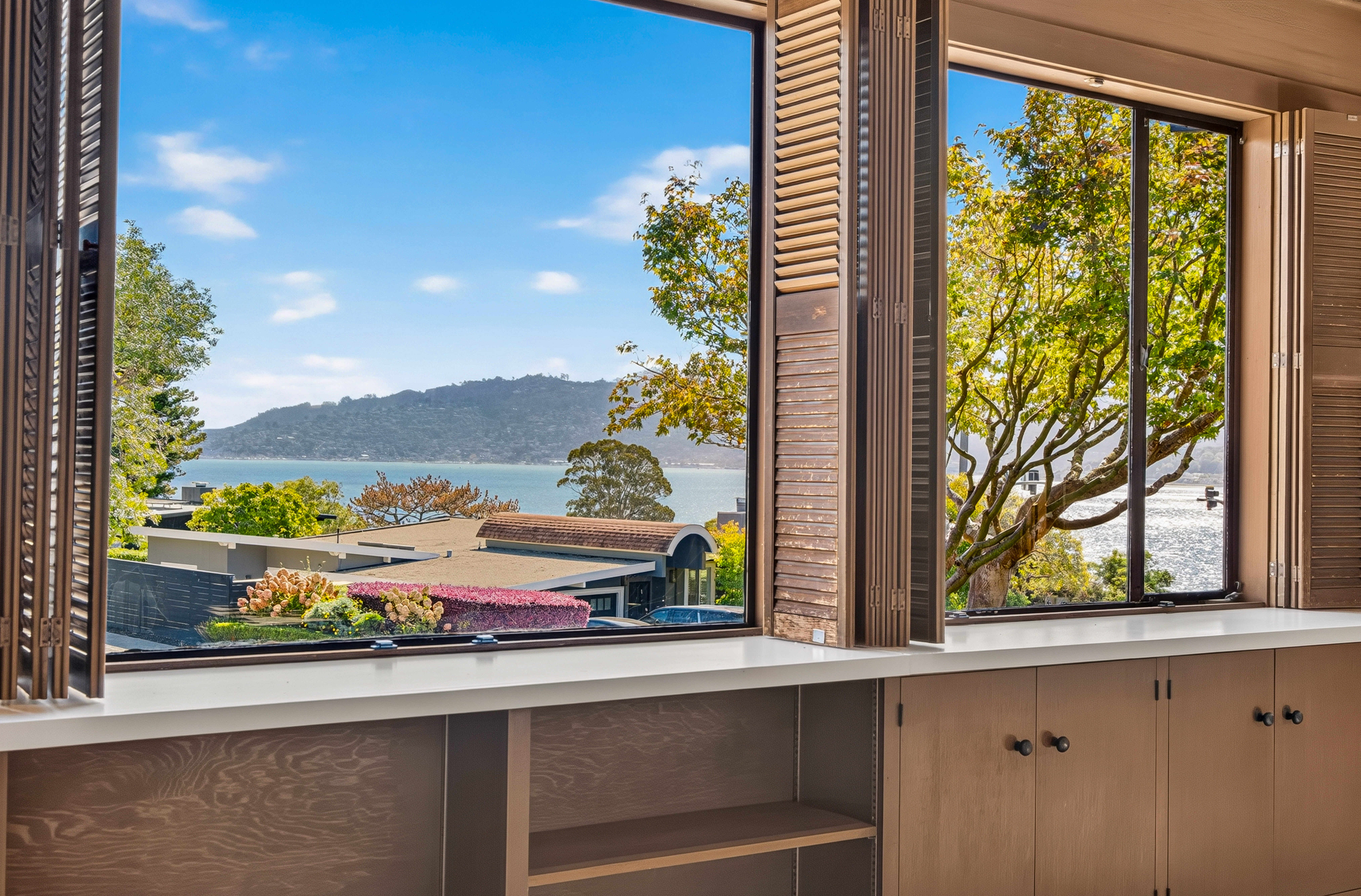  Mid-Century Character. Bay Views. A Rare Tiburon Opportunity - 物件實景