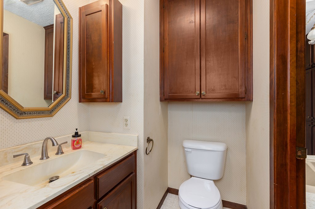 Pineland, Texas, 75968, United States, 4 Bedrooms Bedrooms, ,5 BathroomsBathrooms,Residential,For Sale,1983137