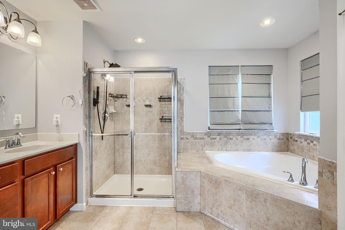 Glen Burnie, Maryland, 21060, United States, 4 Bedrooms Bedrooms, ,4 BathroomsBathrooms,Residential,For Sale,1983515