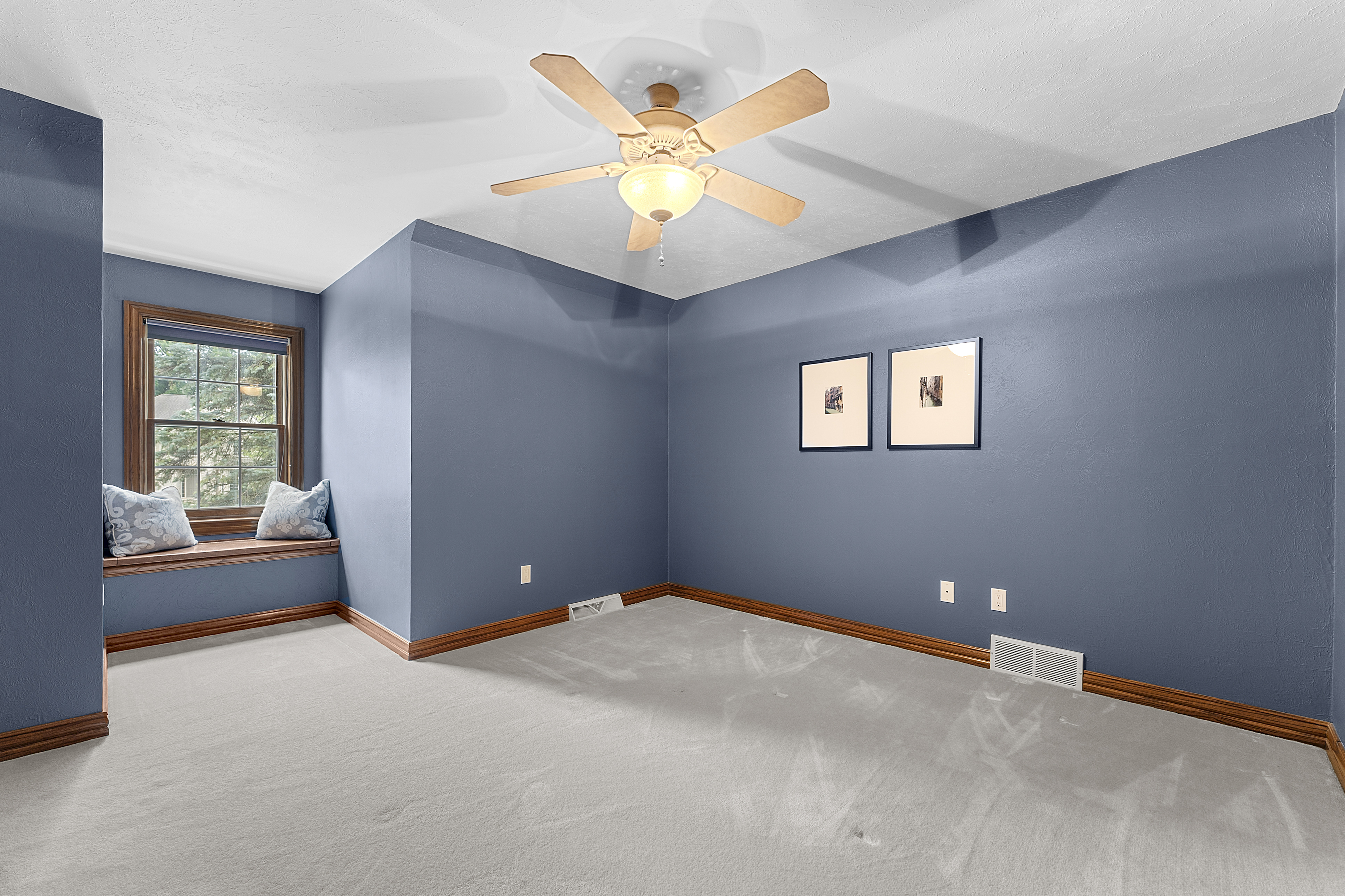  Elegant Colonial Offering Space, Privacy & Modern Comfort - 物件實景