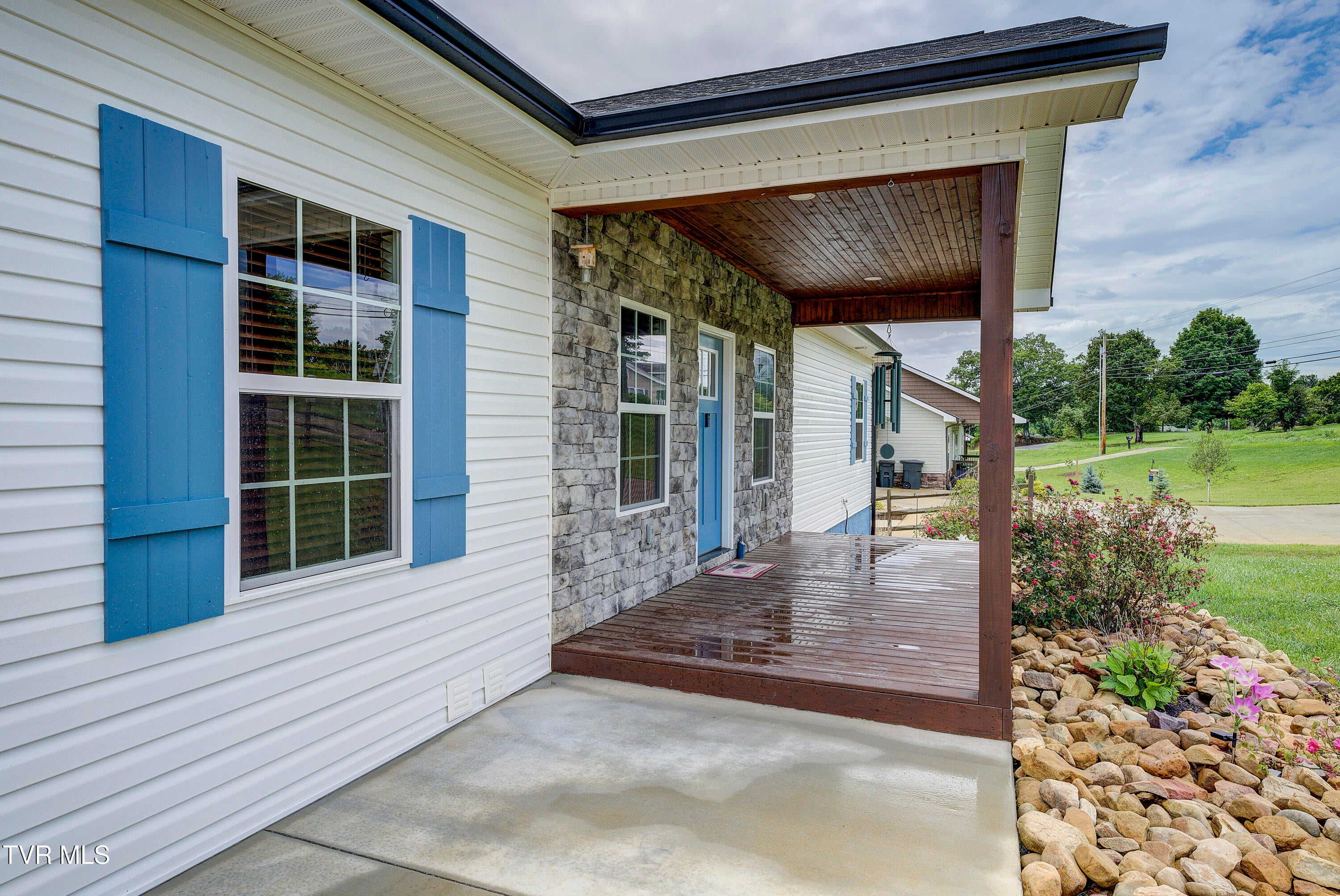 Jonesborough, Tennessee, 37659, United States, 3 Bedrooms Bedrooms, ,3 BathroomsBathrooms,Residential,For Sale,2000910