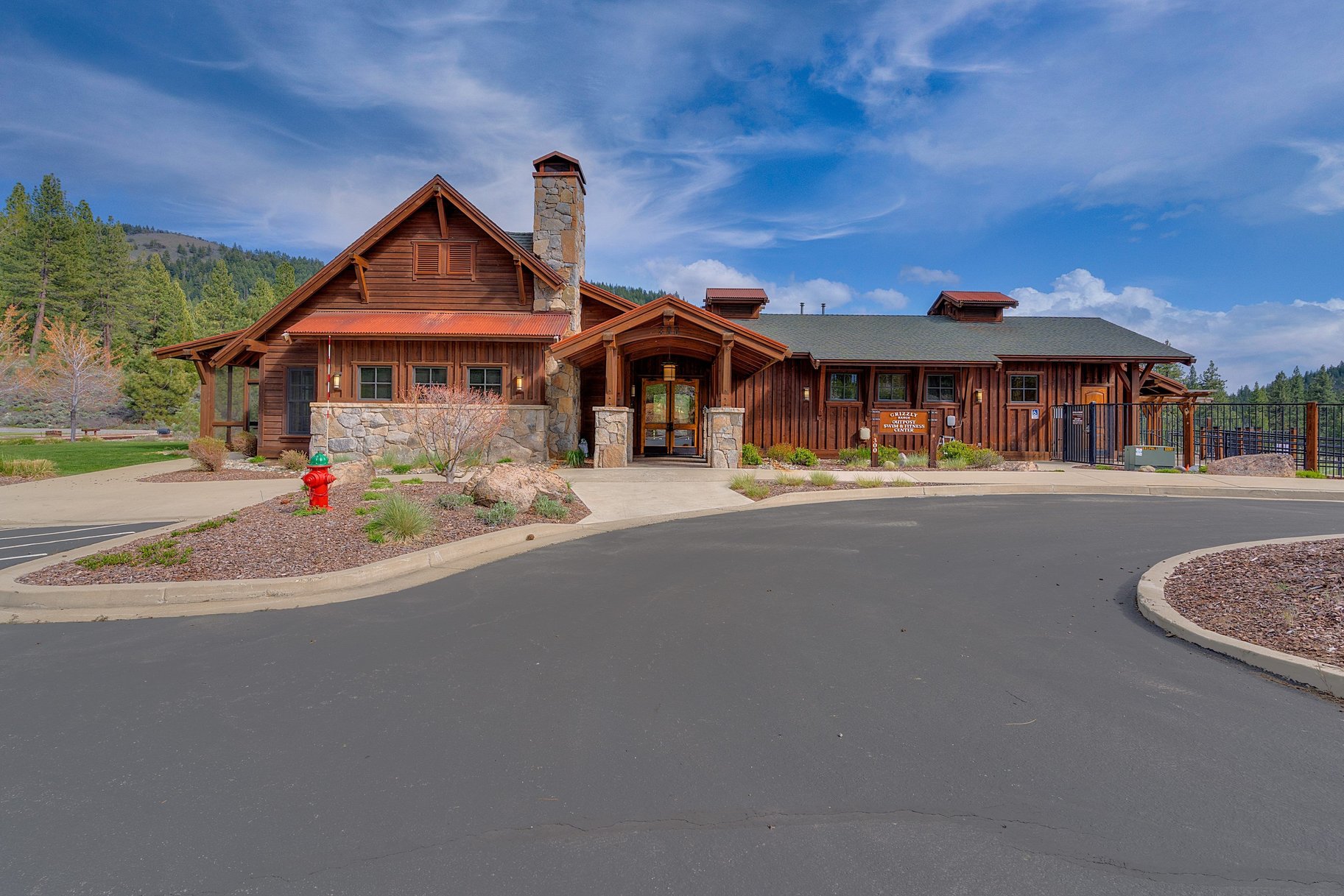  Private Estate Living Along the Fairways of Grizzly Ranch - 物件實景