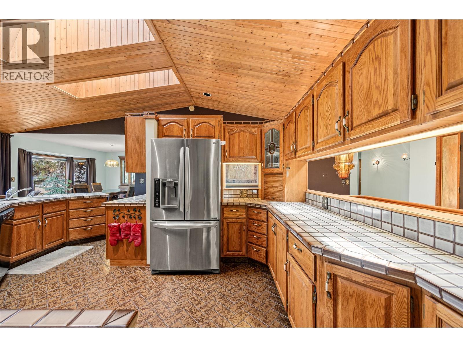 KELOWNA, British Columbia, V1V 1J5, CA, 2 Bedrooms Bedrooms, ,2 BathroomsBathrooms,Residential,For Sale,1948319