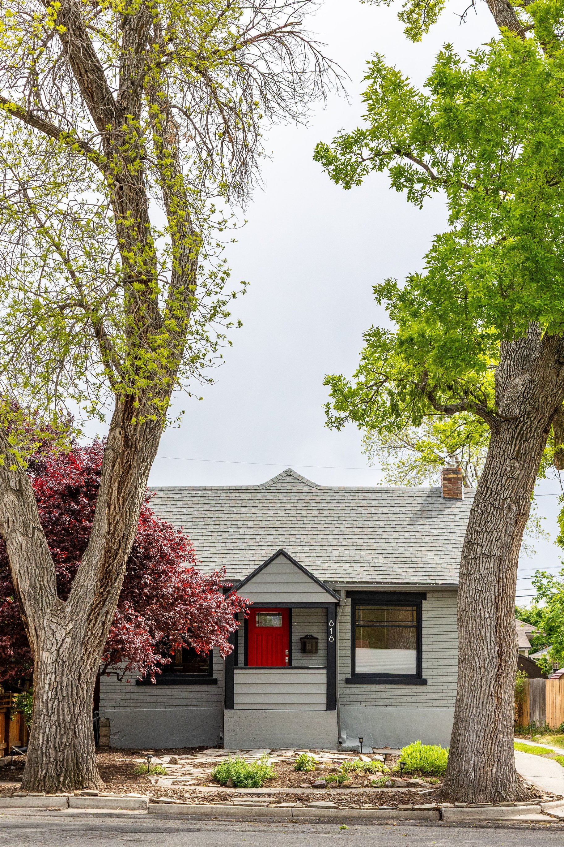  Incredibly Charming & Updated 1911 Bungalow Tree-Lined Streets - 物件實景