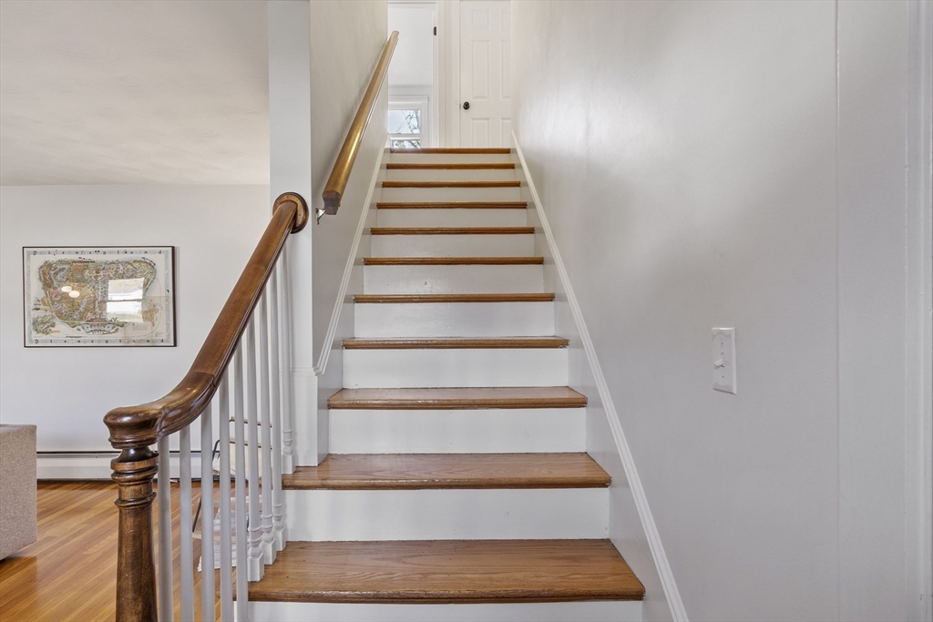 Hamilton, Massachusetts, 01982, United States, 4 Bedrooms Bedrooms, ,2 BathroomsBathrooms,Residential,For Sale,1989221